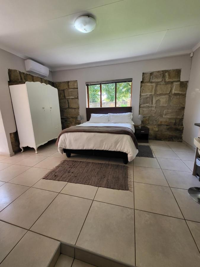 Sandstone Kroonstad Esterno foto